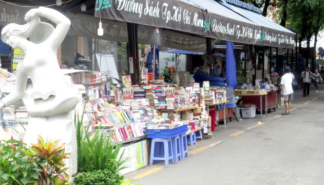 Few visitors are seen at the book street on August 15, 2017.