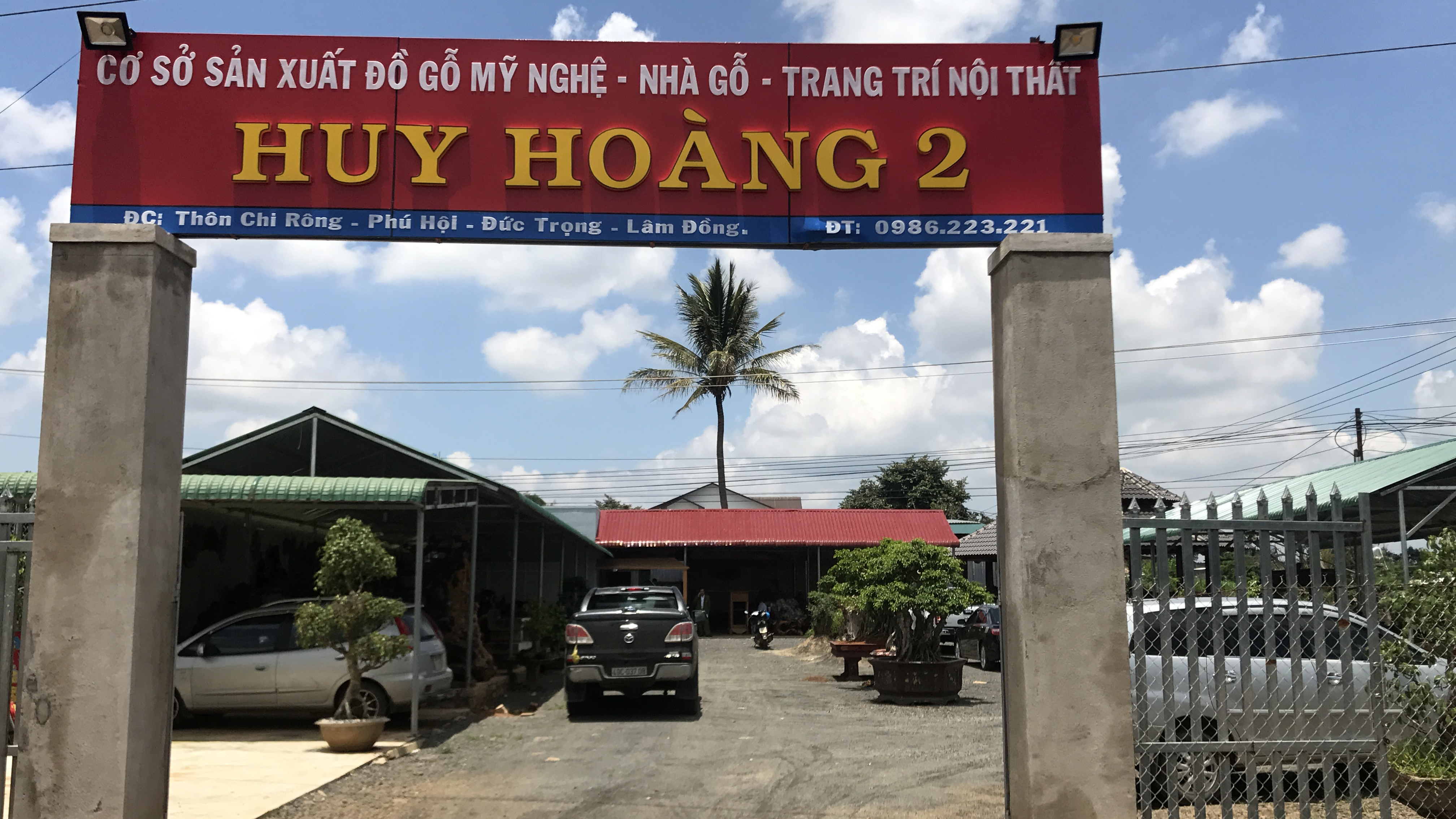 The Huy Hoang 2 furniture business run by Vo Anh Huy in Lam Dong Province. Photo: Tuoi Tre