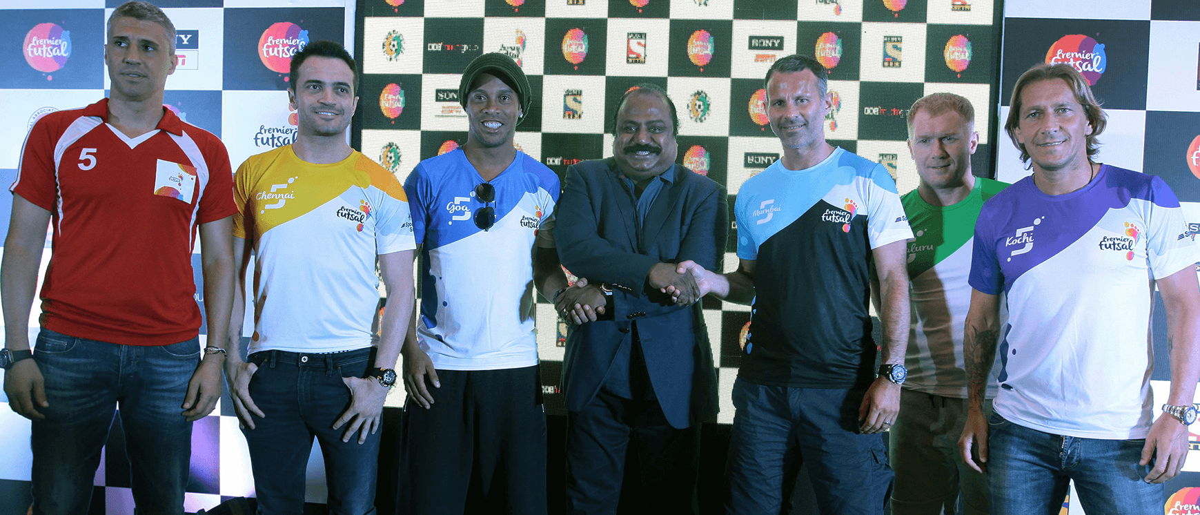The 2017 Premier Futsal organizer (C) and six former football stars. Photo: 2017 Premier Futsal/Facebook