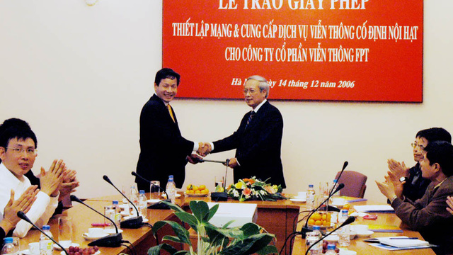 FPT is one of Vietnam’s first four enterprises to be granted a permit to provide Internet services in the country. Photo: Tuoi Tre