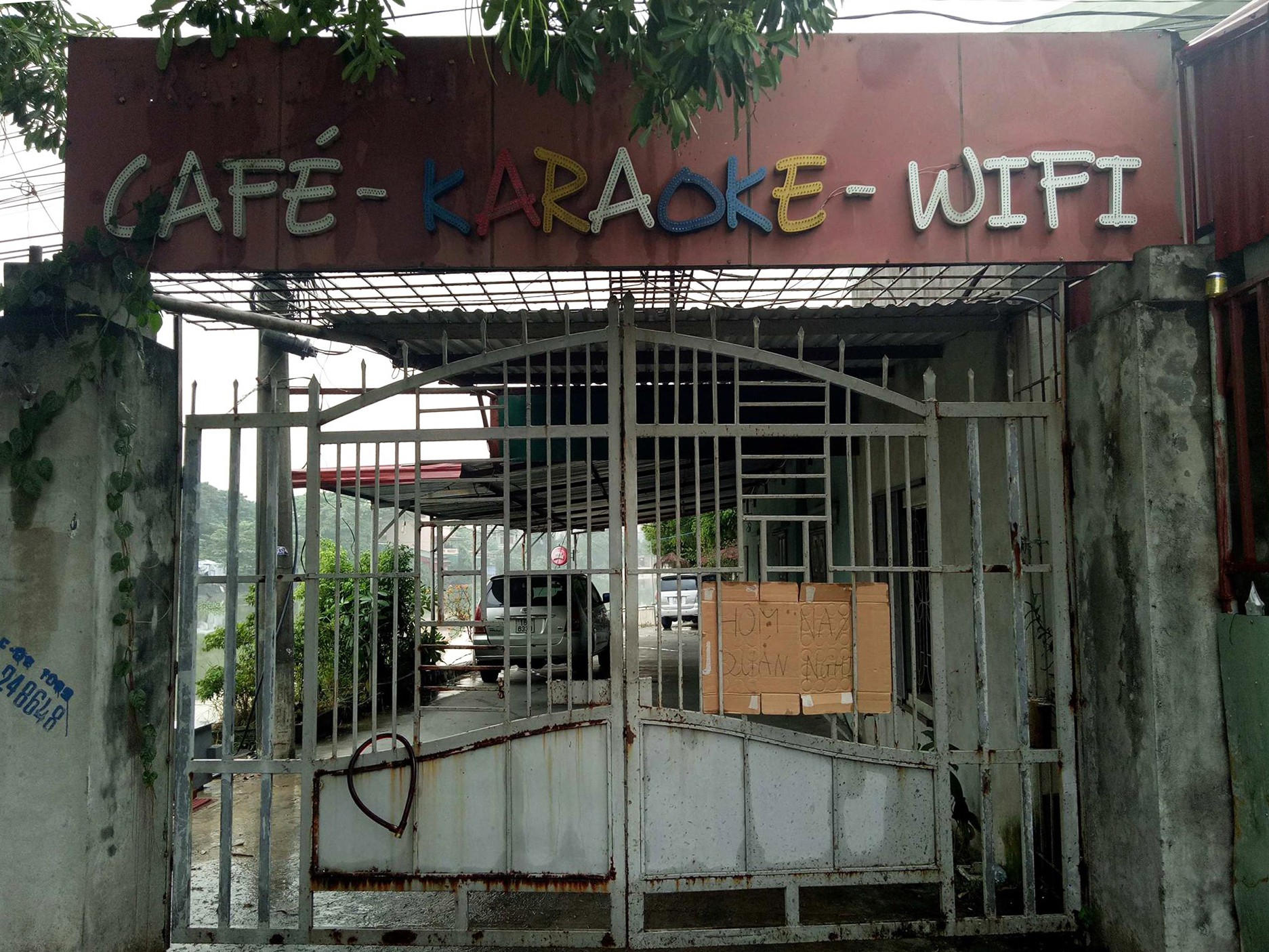 The entrance to the karaoke café. Photo: Tuoi Tre