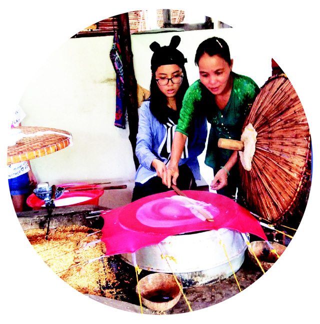 A kind of pancake is cooked in the Mekong Delta. Photo: Thuy Huong
