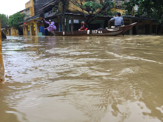 Flooded Tran Phu Street. Photo: Tuoi Tre