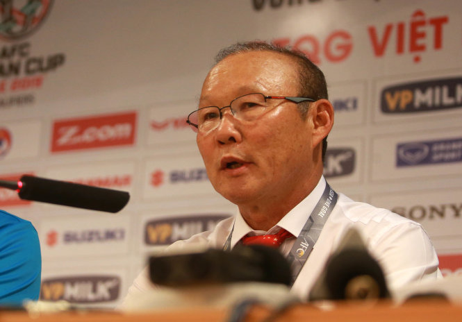 Vietnam's coach Park Hang Seo speaks at a post-match press conference in Hanoi on November 14, 2017. Tuoi Tre