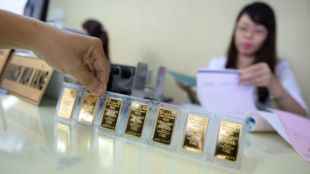 Gold bars are seen at a licensed gold trading facility in Ho Chi Minh City. Photo: Tuoi Tre