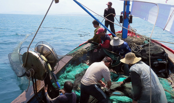 Fishermen are seen aboard a boat off southern Vietnam. Photo: Tuoi Tre