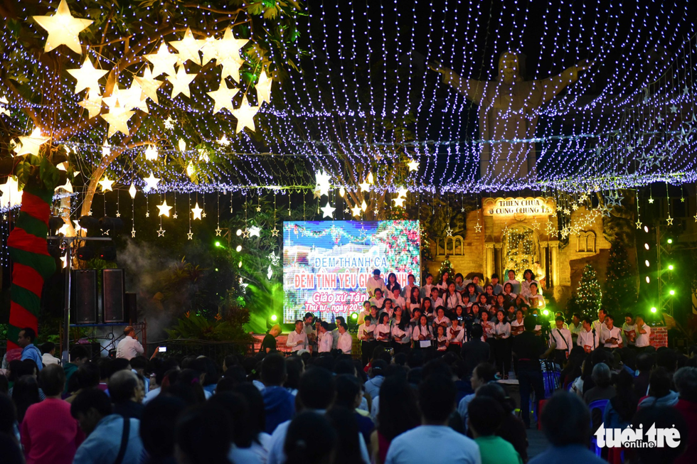 A Christmas-themed music show at Tan Dinh Church on December 12, 2017. Photo: Tuoi Tre
