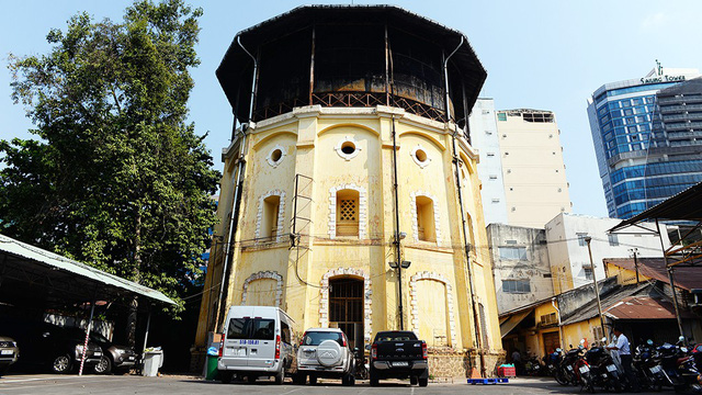 The oldest reservoir still stands high within the premise of Sawaco on Vo Van Tan Street, District 3. Photo: Tuoi Tre