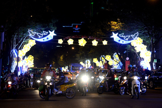 Festive lights sparkle over Le Duan Street in District 1, Ho Chi Minh City. Photo: Tuoi Tre