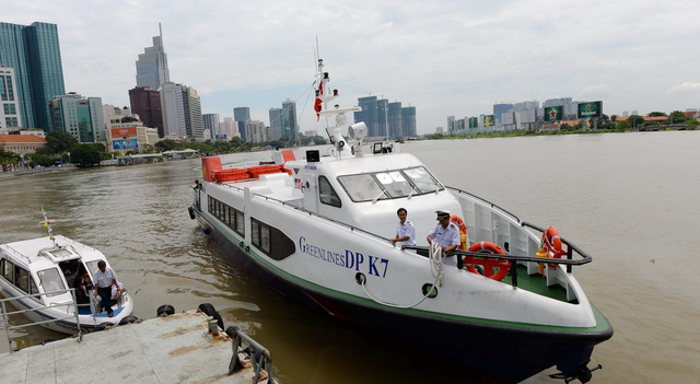 A high-speed passenger boat plying between Ho Chi Minh City and Vung Tau docks at a port in Ho Chi Minh City. Photo: Tuoi Tre