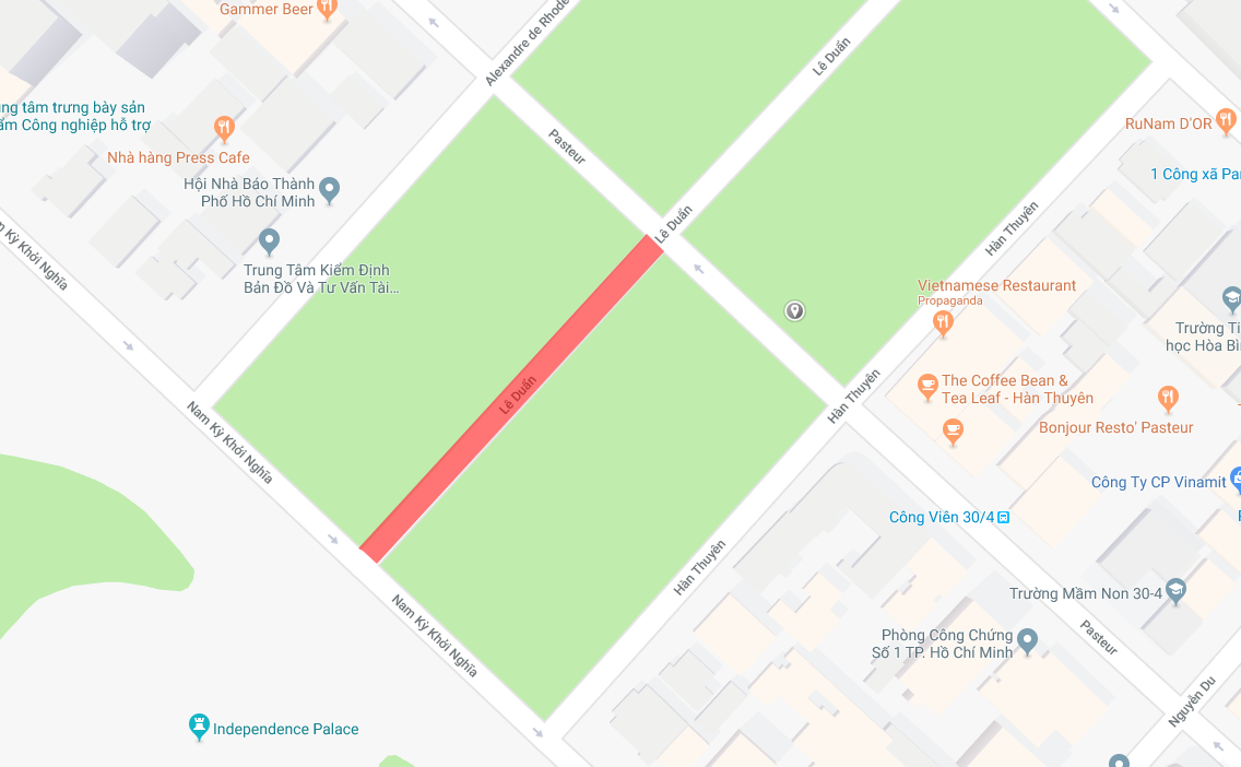 The red section indicates the part of Le Duan Street being blocked.