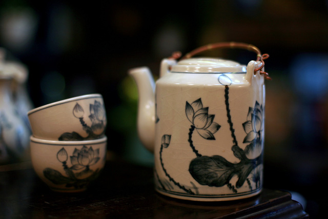 Cups and a teapot produced by Yen Lam, Hai's brand name. Photo: Tuoi Tre