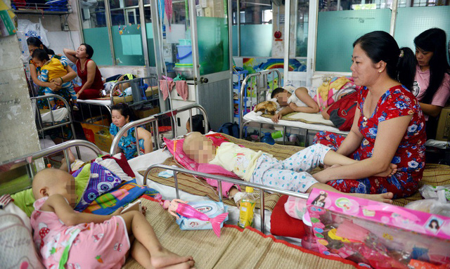 Cancer patients at the Hospital of Oncology in Ho Chi Minh City. Photo: Tuoi Tre