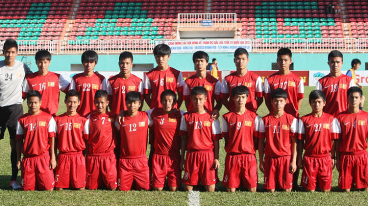 Vietnam U19 team, all trained by the Hoang Anh Gia Lai Academy, pose for a group photo in 2013. Photo: Tuoi Tre