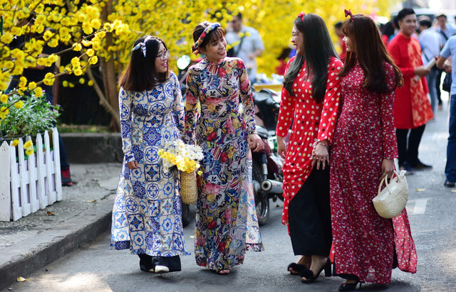 Young Vietnamese women dress up for Tet, or Vietnam's Lunar New Year. Photo: Tuoi Tre