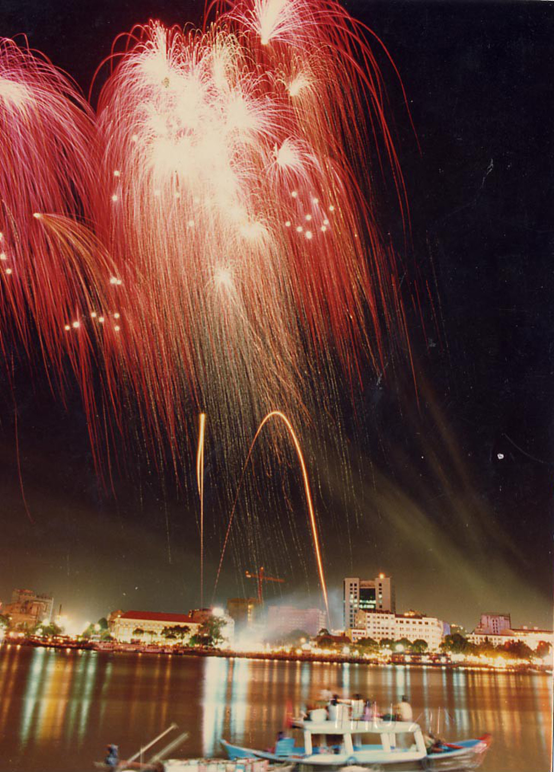 Firework displays in Ho Chi Minh City on the 2003 Lunar New Year. Photo: Tuoi Tre