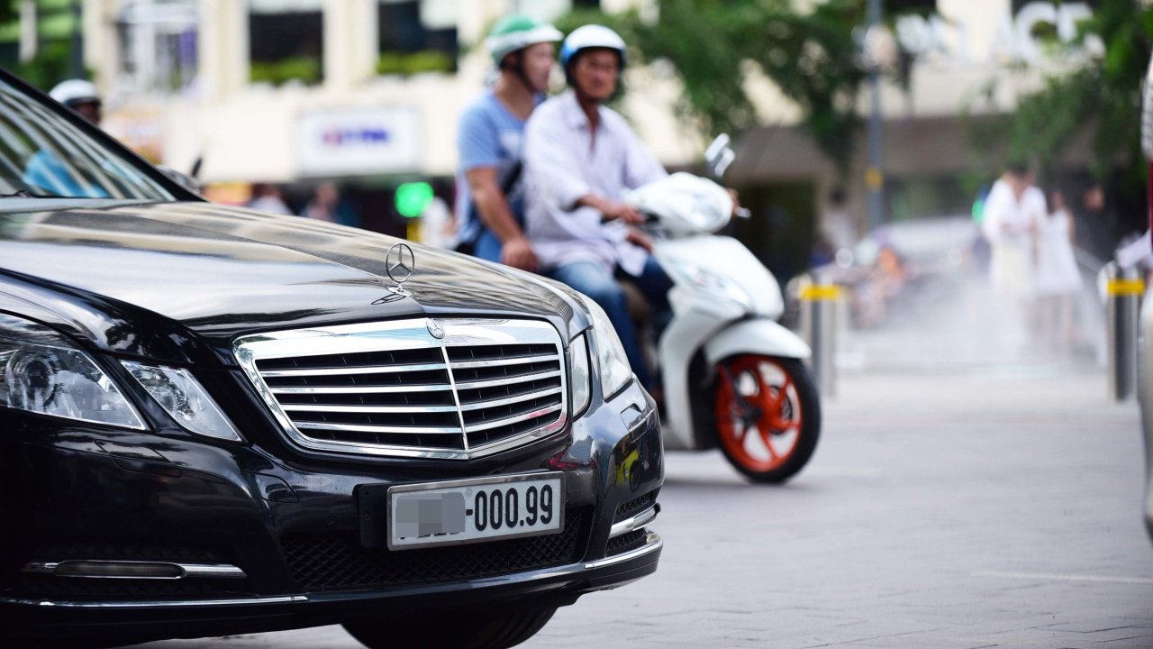 A car with a desirable license plate number in District 1, Ho Chi Minh City. Photo: Tuoi Tre