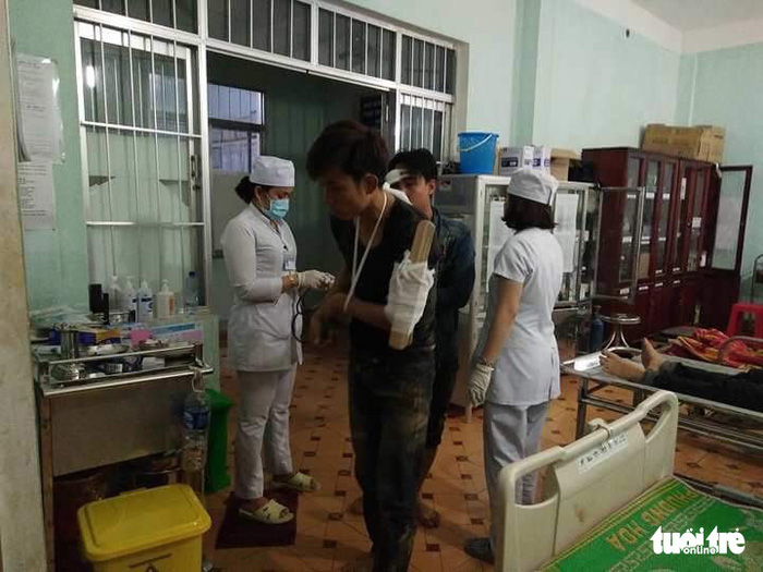Injured victims are rushed to a local medical center for treatment. Photo: Tuoi Tre