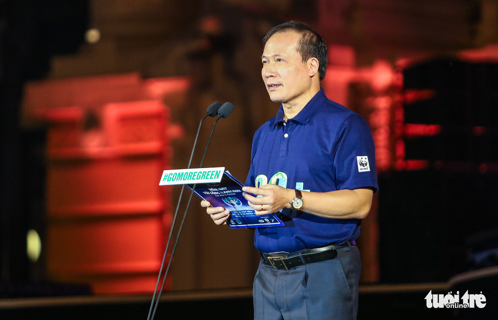 Deputy Minister of Industry and Trade Cao Quoc Hung speaks at the Earth Hour event in Hanoi on March 24, 2018.