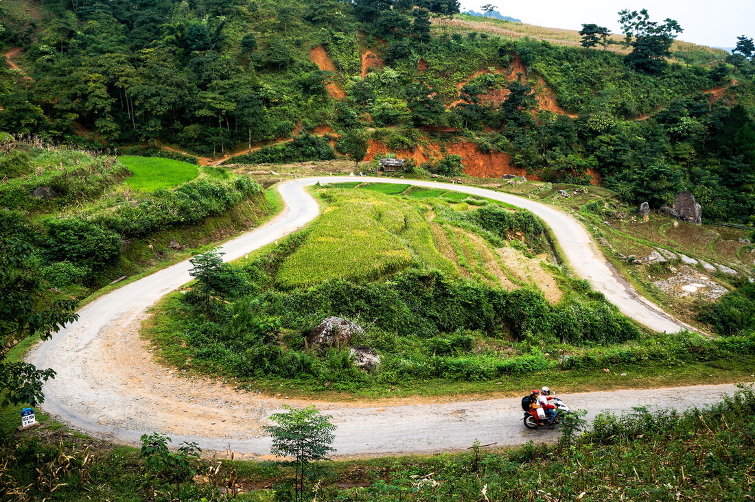 Heart-shaped curves on the road near Ta Xua Village, in Son La Province. Photo: Tuoi Tre