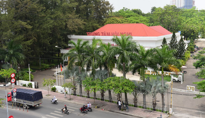 A convention center is situated within the Phu Lam Park in District 6. Photo: Tuoi Tre