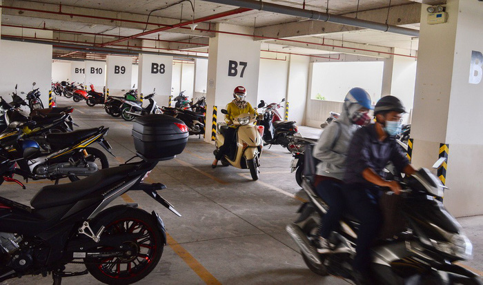 The parking lot at the Sunview Town apartment complex in Thu Duc District, Ho Chi Minh City. Photo: Tuoi Tre