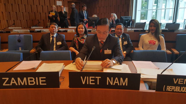 Vietnam’s Deputy Minister of Foreign Affairs Le Hoai Trung attends the UNESCO meeting in Paris on April 12, 2018. Photo: Ministry of Foreign Affairs