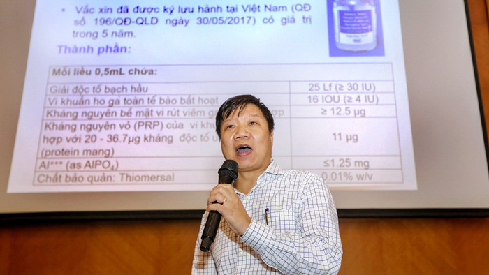 Tran Nhu Duong, deputy head of the National Institute of Hygiene and Epidemiology, speaks at the press conference on April 16, 2018. Photo: Tuoi Tre