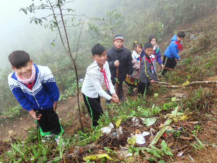 Students work the land in Son La Province, northern Vietnam. Photo: Tuoi Tre
