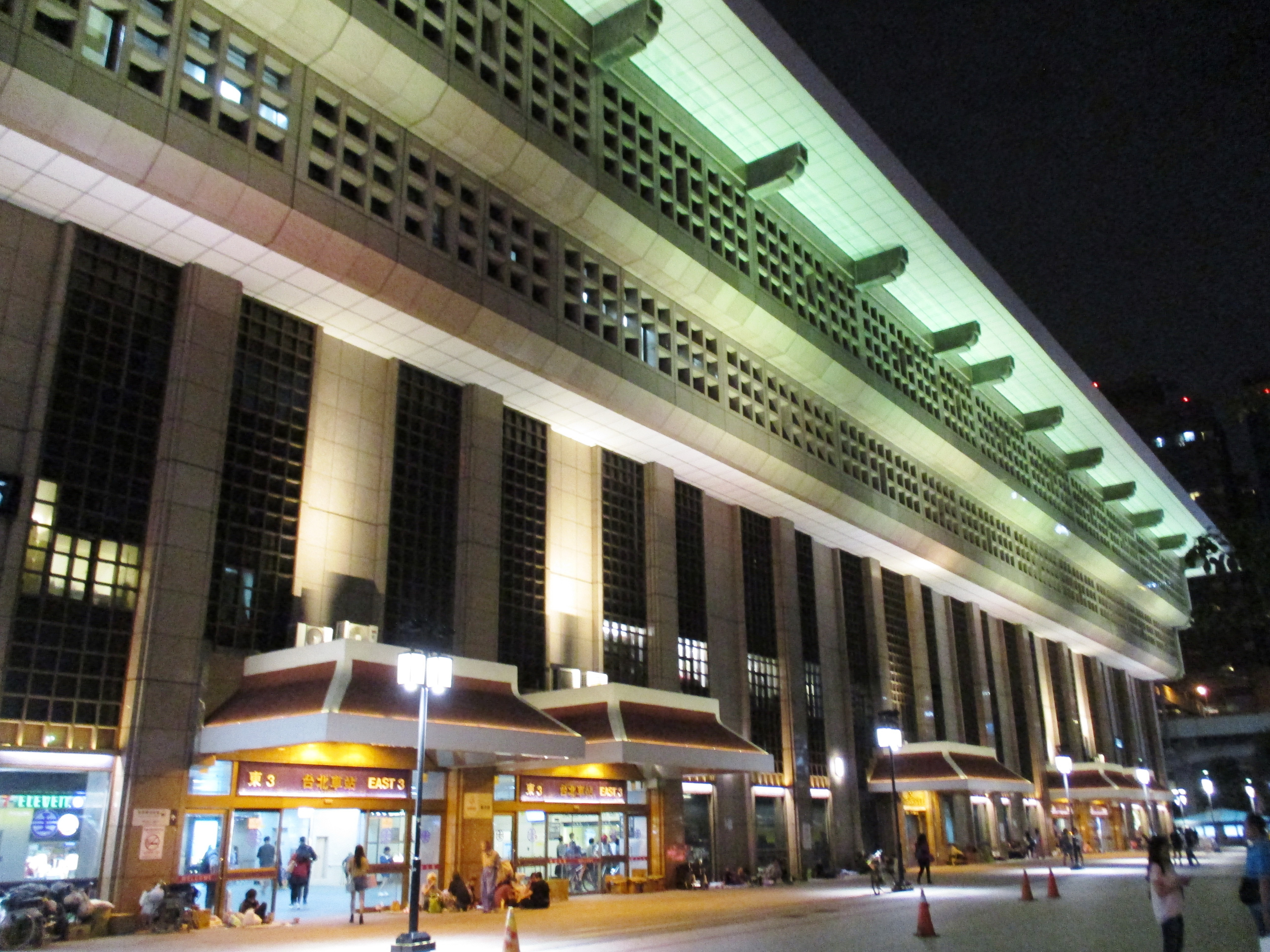 Taipei's main train station – behind it is the bus station and taxi ranks, on the other side is the above ground trains to the airport and underneath it ten city blocks of shopping. Photo: Stivi Cooke