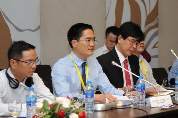 Tran Quang Lam (C), deputy director of Ho Chi Minh City's Department of Transport, speaks during a roundtable talk on public transport on May 8, 2018. Photo: Vietnam News Agency