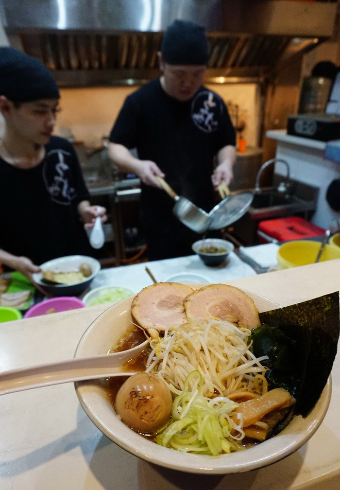 A bowl of noodles for sale in ‘Little Tokyo’ can be seen in this Tuoi Tre photo.