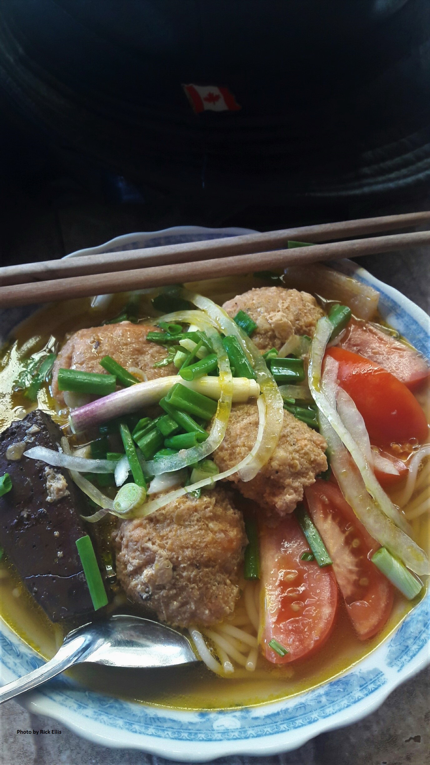 Bun rieu cua – crab with tomato noodle soup