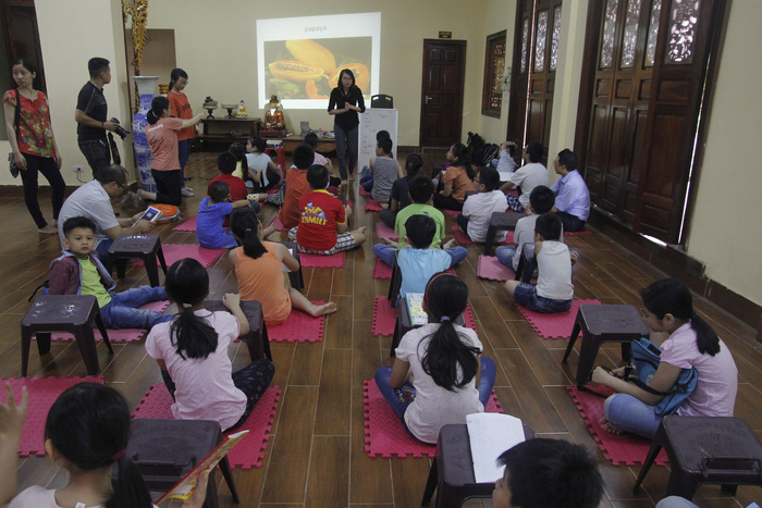 So far, the class has attracted around 40 students of varying ages. Photo: Tuoi Tre