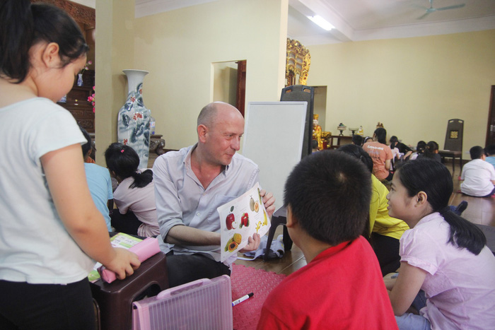 Victor is a foreign teacher from the UK. Photo: Tuoi Tre