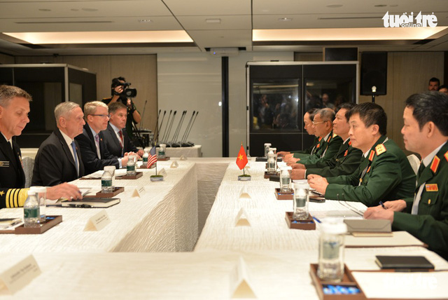 Delegations from Vietnam and U.S. defense ministries join talks in Singapore. Photo: Tuoi Tre