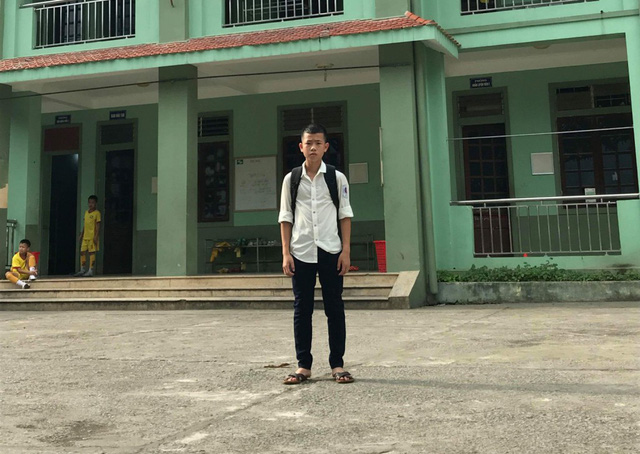 Pham Nguyen Quoc Trung is pictured practicing as a journalist. Photo: Tuoi Tre