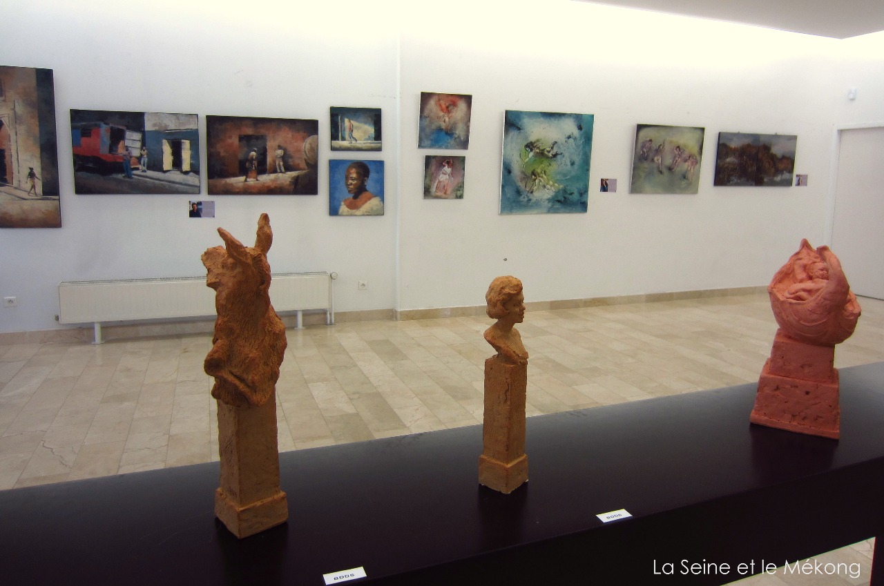 Paints and sculptures are seen at the “La Seine et le Mekong” exhibition in Ho Chi Minh City in this photo uploaded on the event organizer's website.