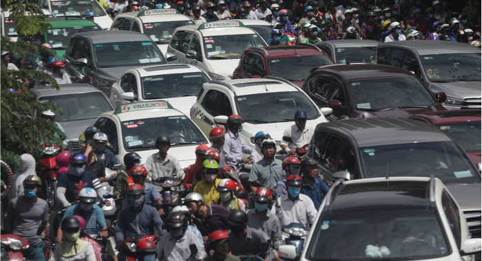 Vehicles are stuck in traffic congestion in Ho Chi Minh City as people take to the streets on June 10, 2018 to object land policies in Vietnam’s new economic zones. Photo: Tuoi Tre