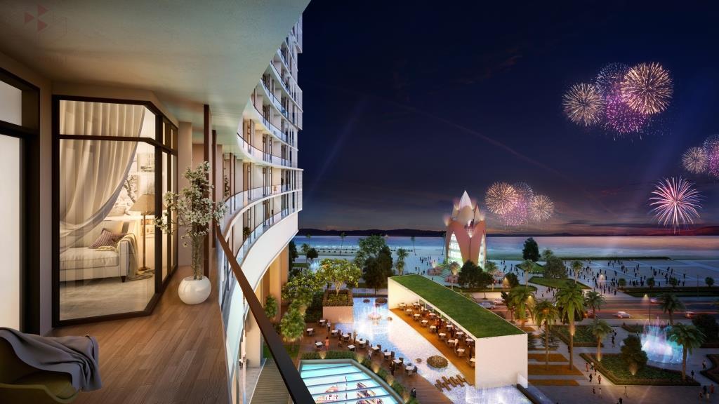 Rooms and suites present spectacular panoramas of the ocean and urban landscape