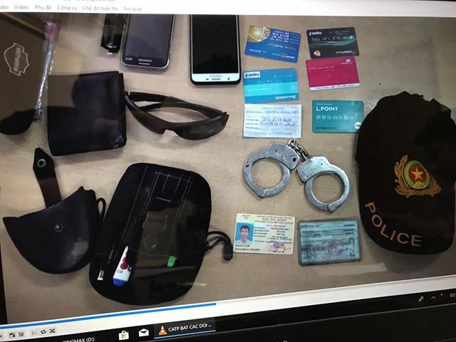 Exhibits confiscated by police officers from the suspects.