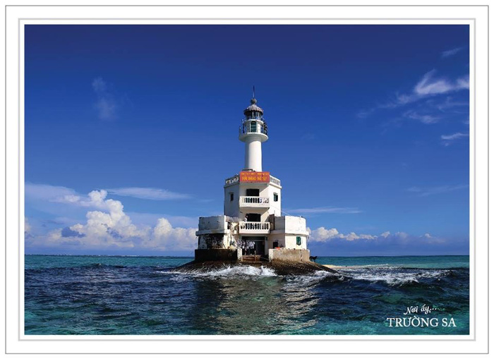 A Truong Sa-themed postcard to be issued along with the stamp collection. Photo: Tuoi Tre