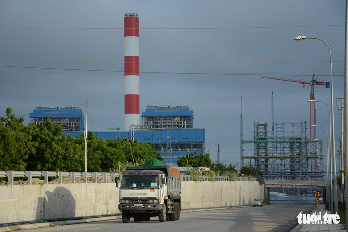 A truck carries ash from the Vinh Tan Thermal Power Plant Complex in Binh Thuan Province, Vietnam. Photo: Tuoi Tre