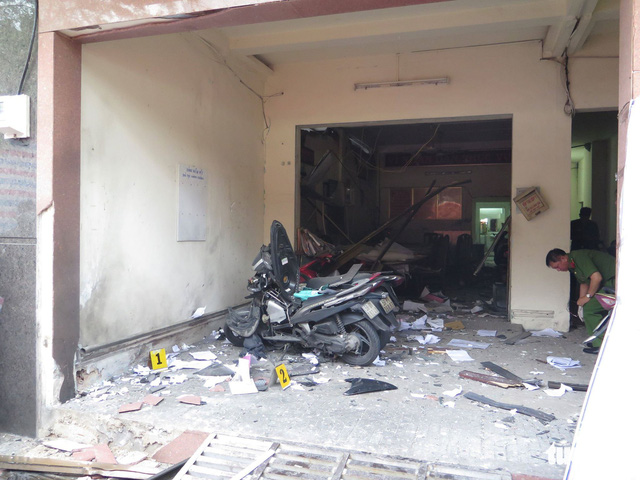 The police station in Ward 12, Tan Binh District, Ho Chi Minh City after the explosion on June 20, 2018. Photo: Tuoi Tre