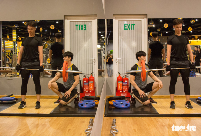 Going to the gym is effective whatever the time of the day. Photo: Tuoi Tre