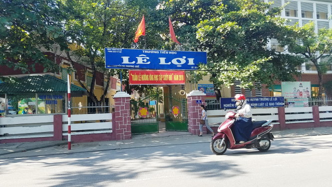 The entrance of an elementary school in the north-central province of Thua Thien- Hue. Photo: Tuoi Tre