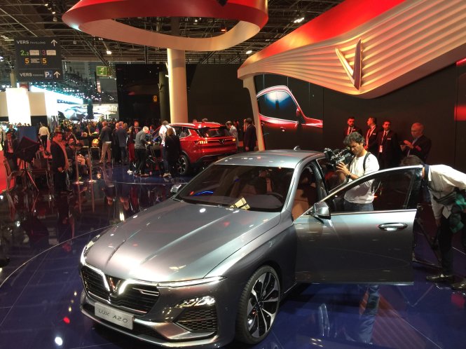 Vinfast’s LUX A2.0 sedan is seen at the 2018 Paris Motor Show on October 2, 2018. Photo: Vingroup