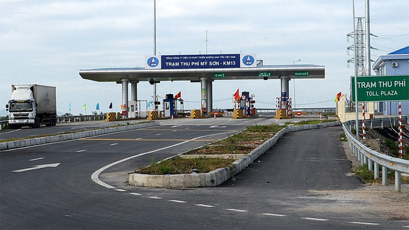A toll plaza on the Da Nang – Quang Ngai Expressway in central Vietnam. Photo: Tuoi Tre