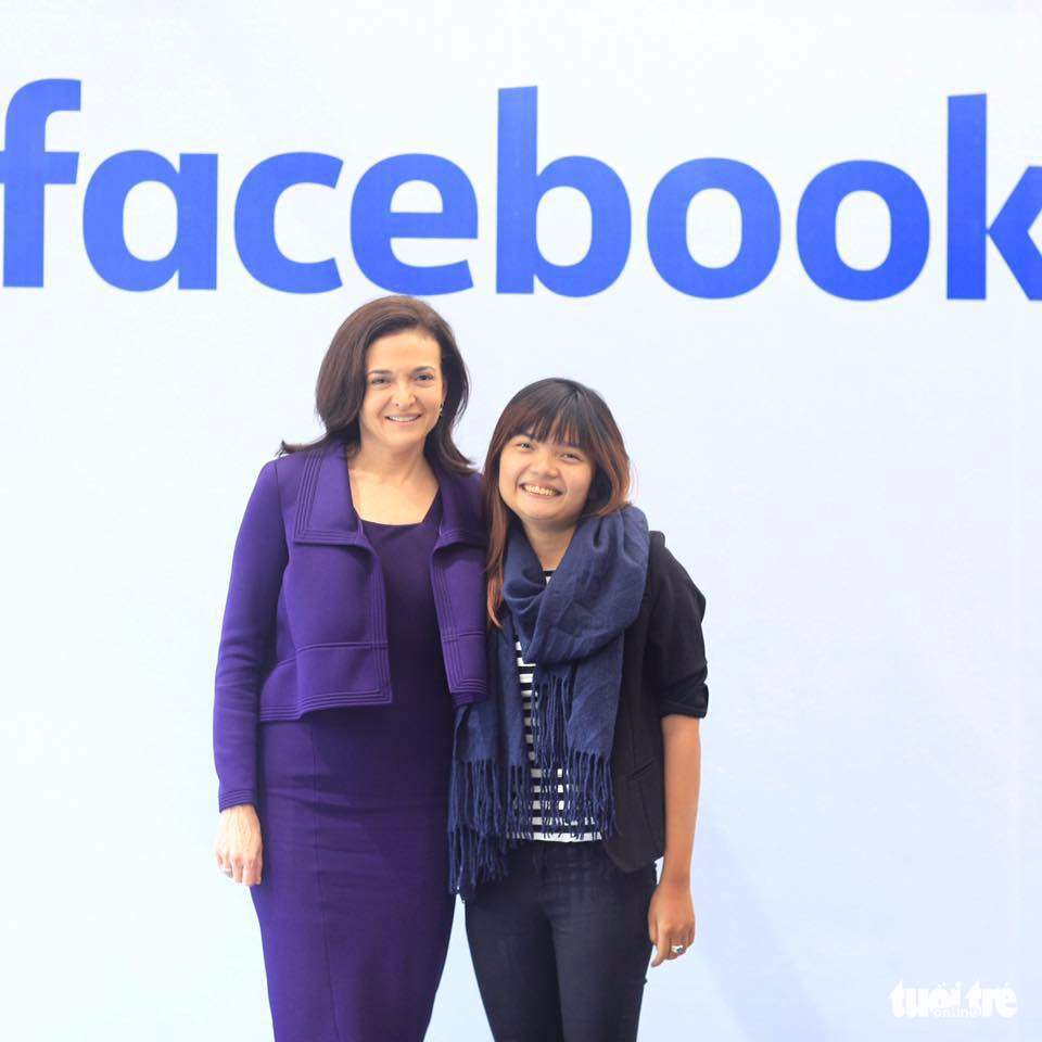 Vietnamese girl inspires Facebook COO Sheryl Sandberg with bike tour startup 