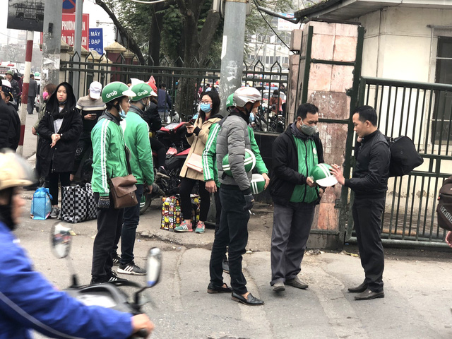 ​Fake GrabBike drivers run rampant in Hanoi